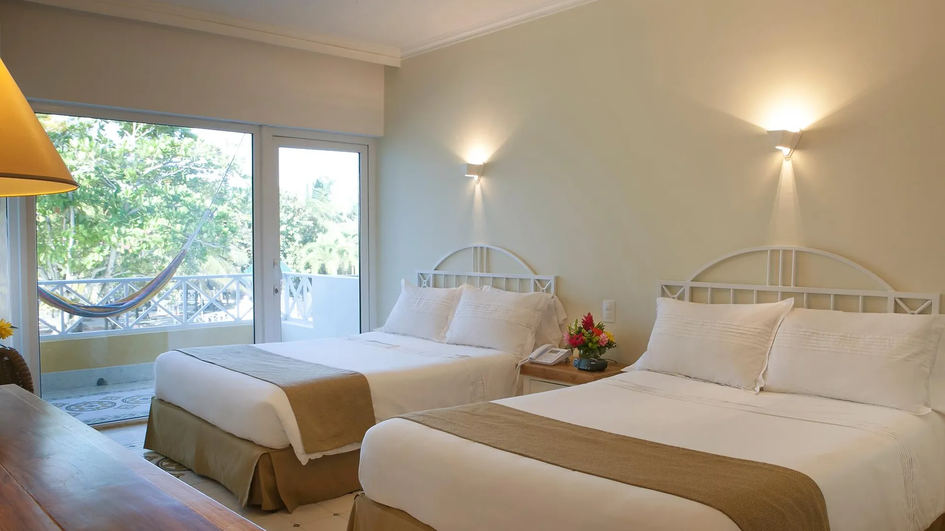 Hotel Las Americas Casa De Playa Картахена