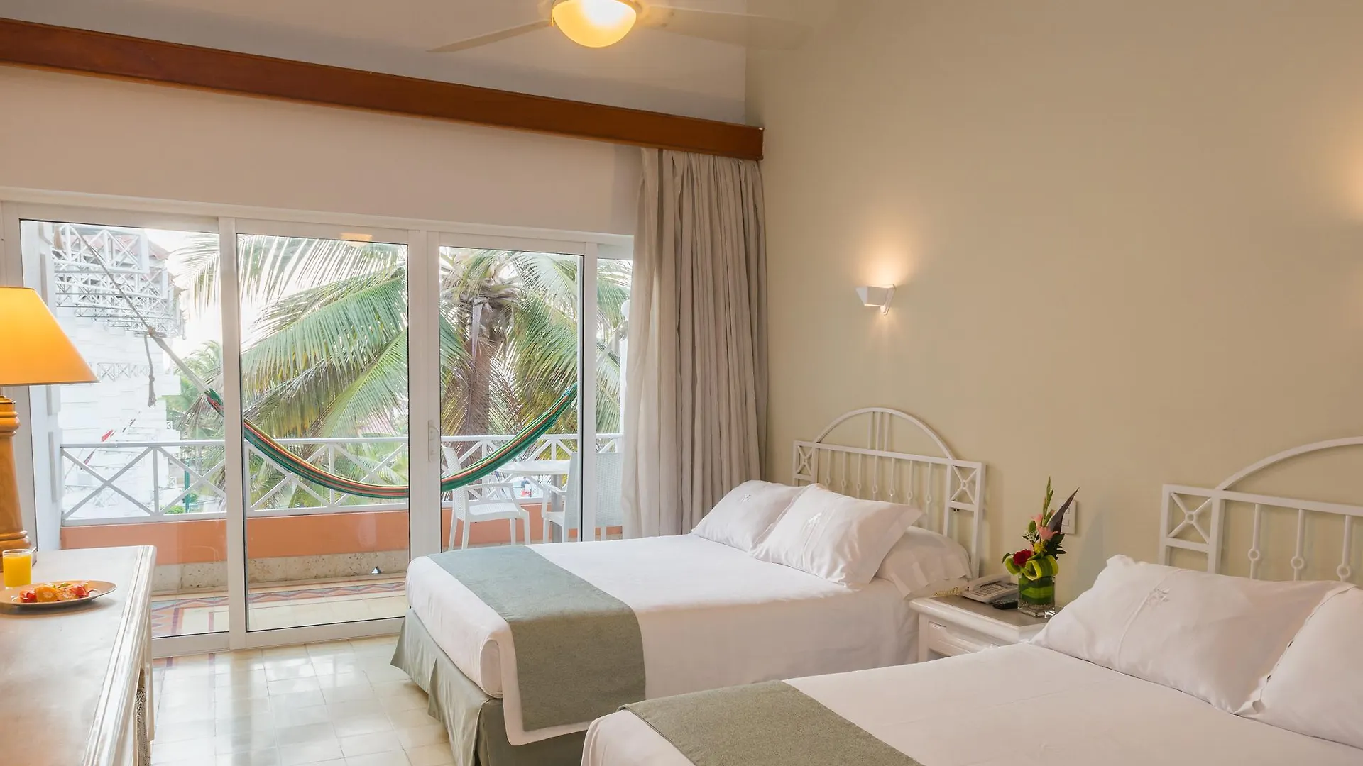 Hotel Las Americas Casa De Playa Cartagena
