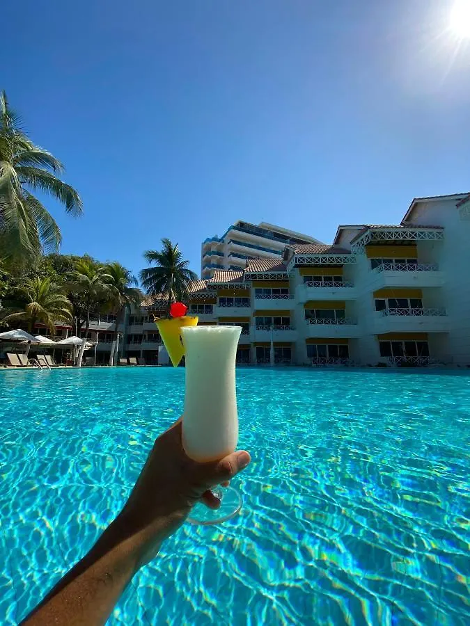 Hotel Las Americas Casa De Playa Cartagena 5*,